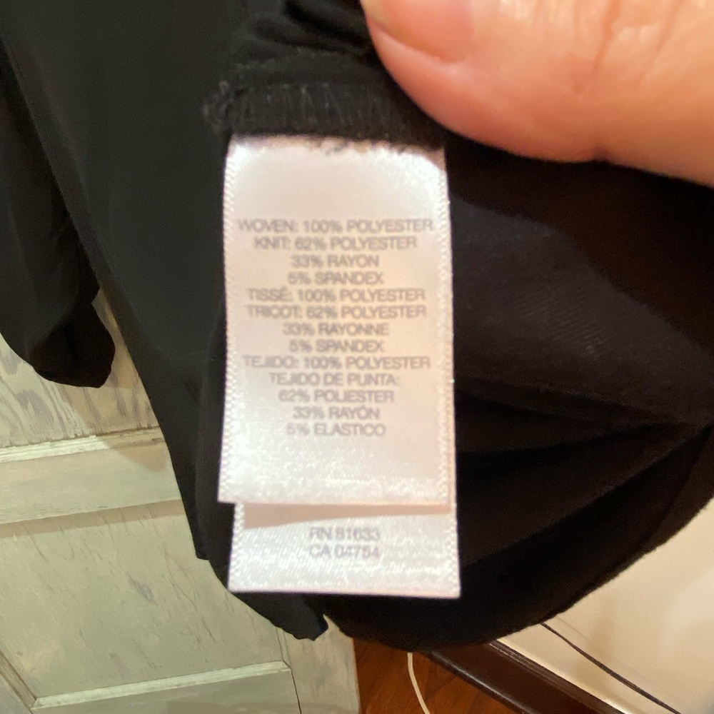 Women’s Black Blouse Kenneth Cole reaction button front fold up sleeve M - Picture 6 of 7